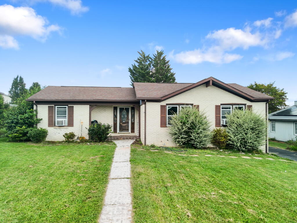 1250 Crest View Dr — photo