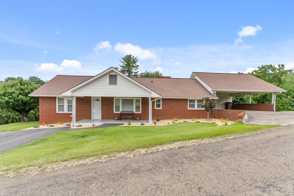 290 Riverview Drive — photo