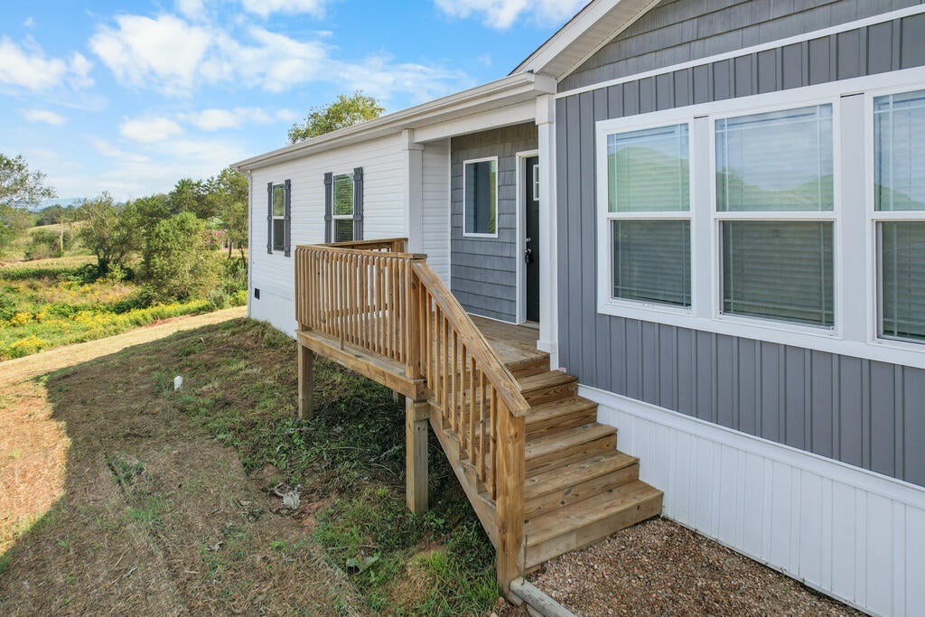 16281 Monroe Rd, Glade Spring, VA 24340 — photo 3