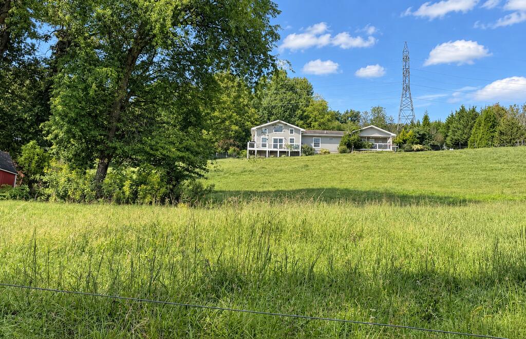 11260 Logan Creek Road — photo