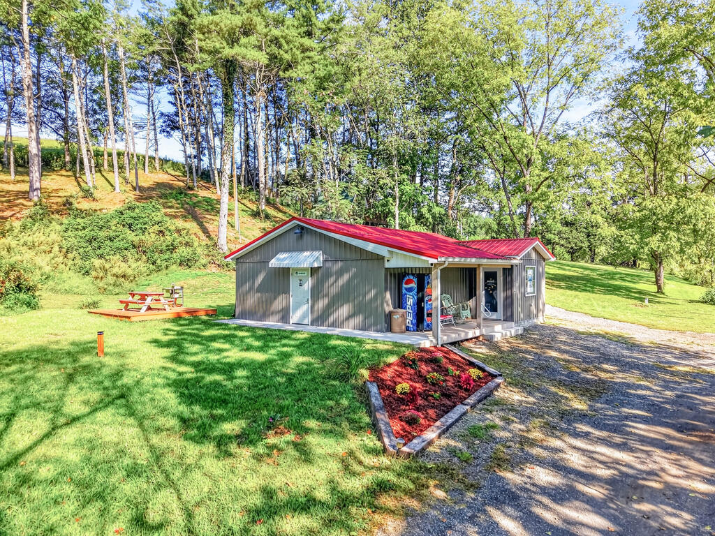 2277 Wysor Rd, Draper, VA 24324 — photo 3