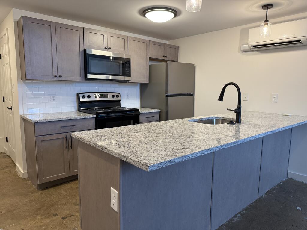 228 E Main St., Apt. 112 — photo