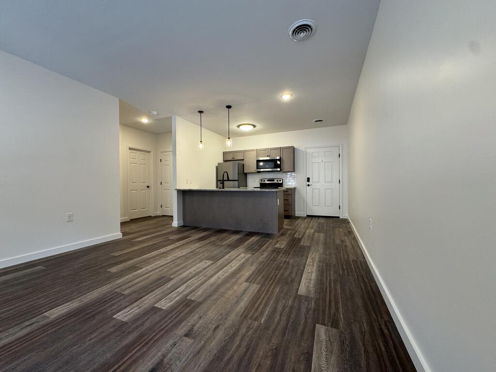 228 E Main St, Apt. 202 — photo