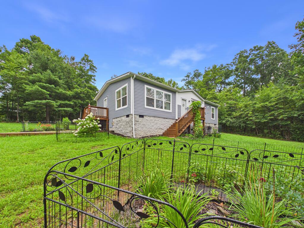 376 Ridge Oak Dr SE — photo