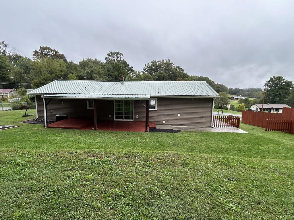 330 Fox Fire Rd, Max Meadows, VA 24360 — photo 2