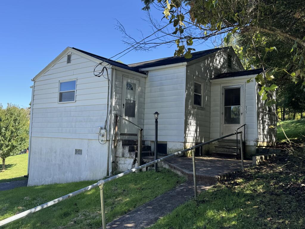 231 Brook Street — photo