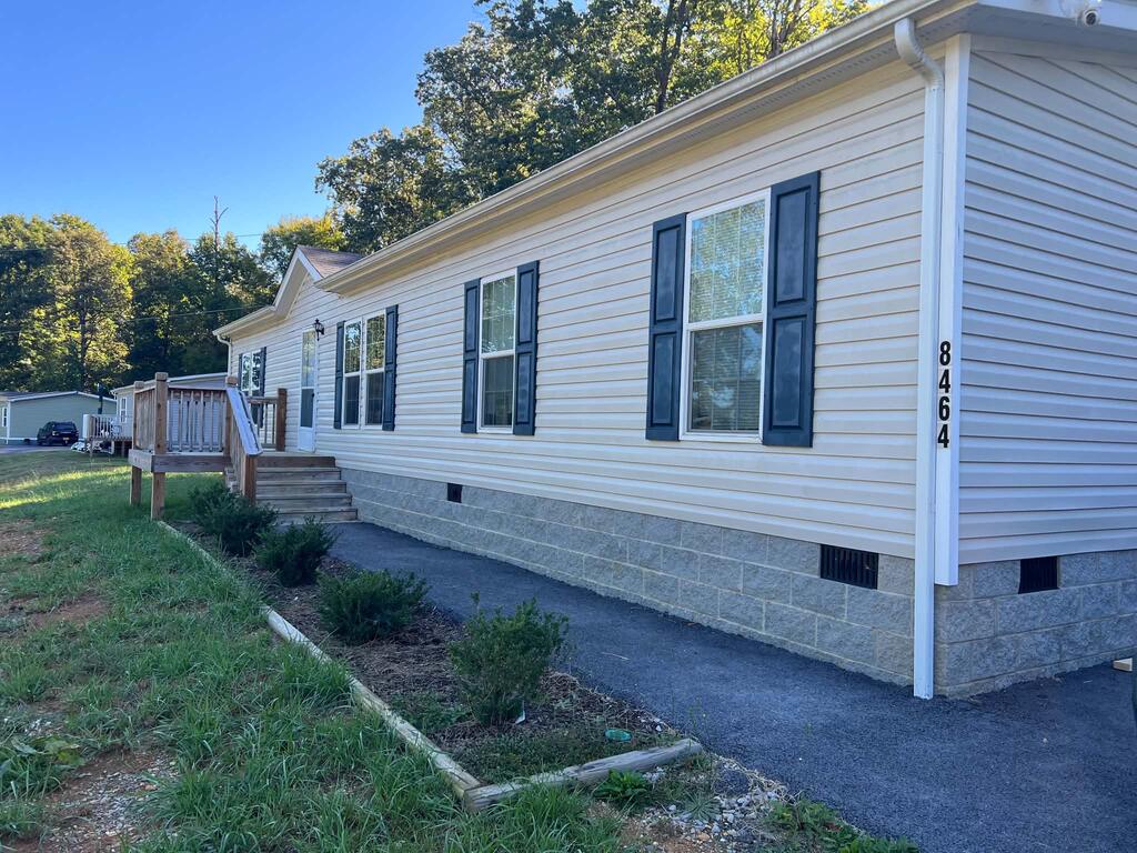 8464 Reedy Creek Rd — photo