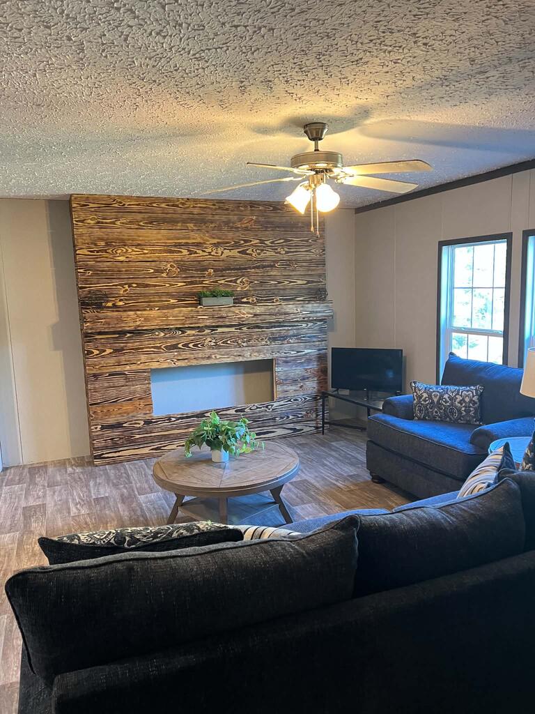 8464 Reedy Creek Rd, Bristol, VA 24202 — photo 2