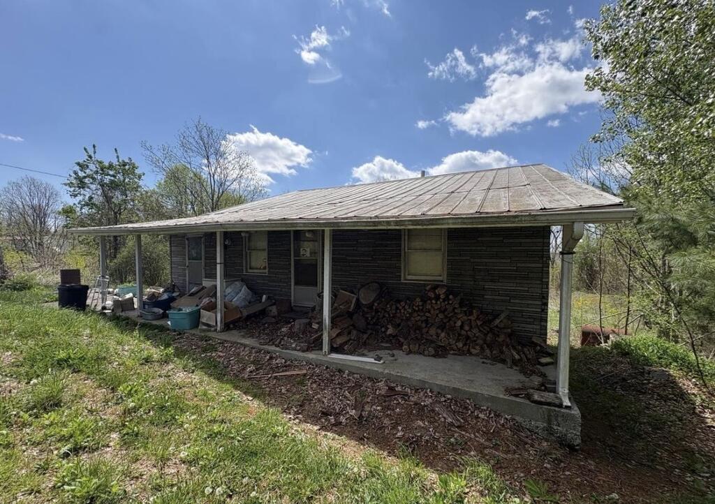 7834 Brown Mountain Rd — photo
