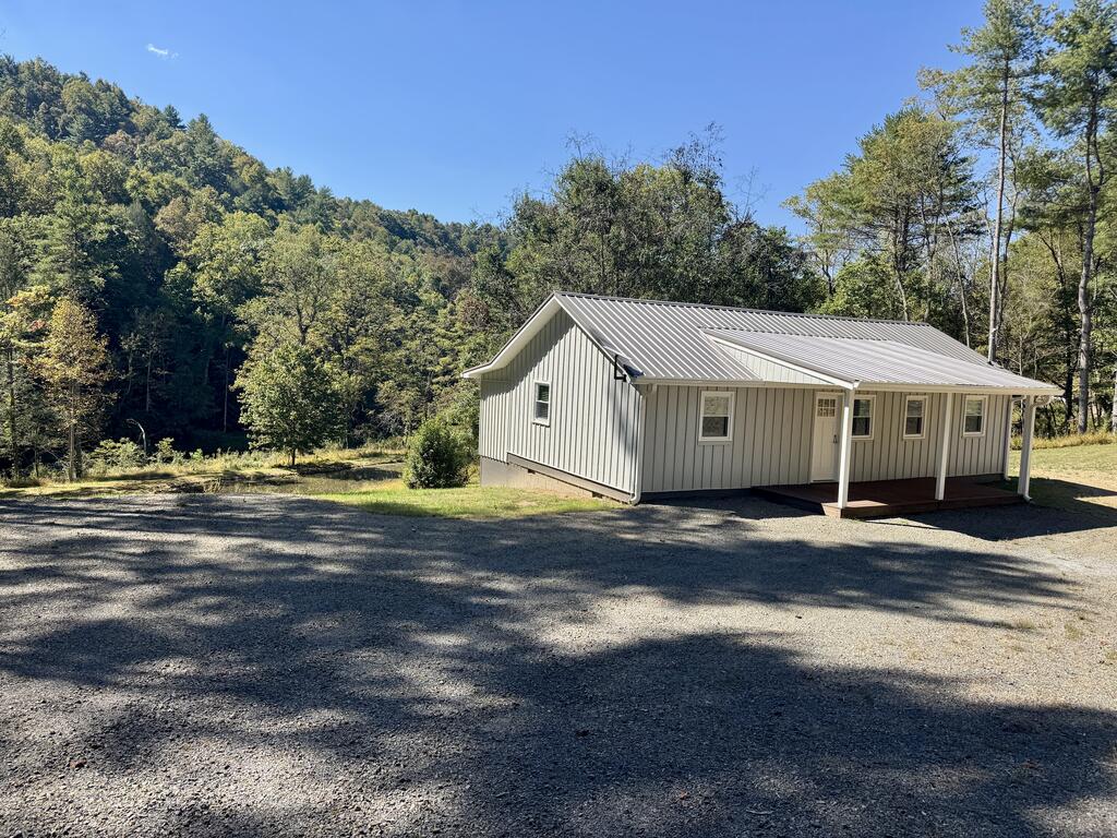 2331 Pot Rock Rd — photo