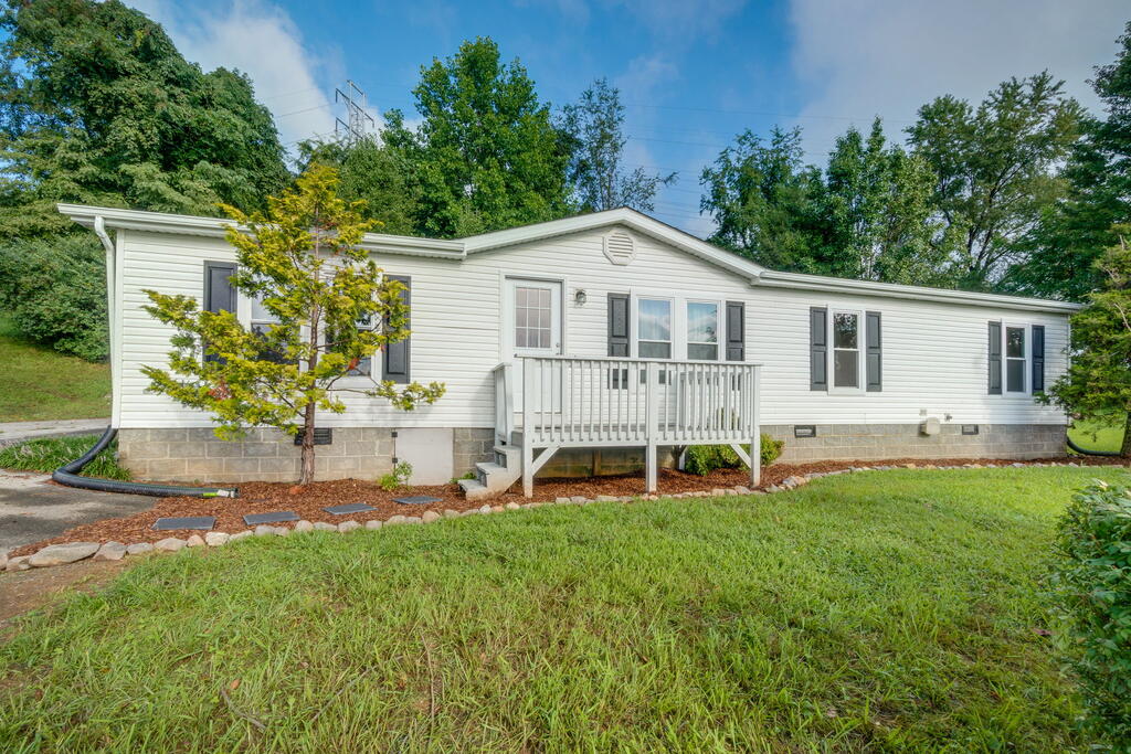 14181 Middle Pointe Ct — photo