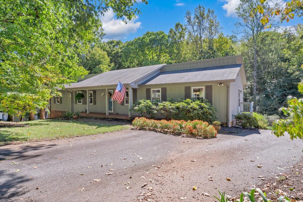 521 Turner Ashby Rd — photo