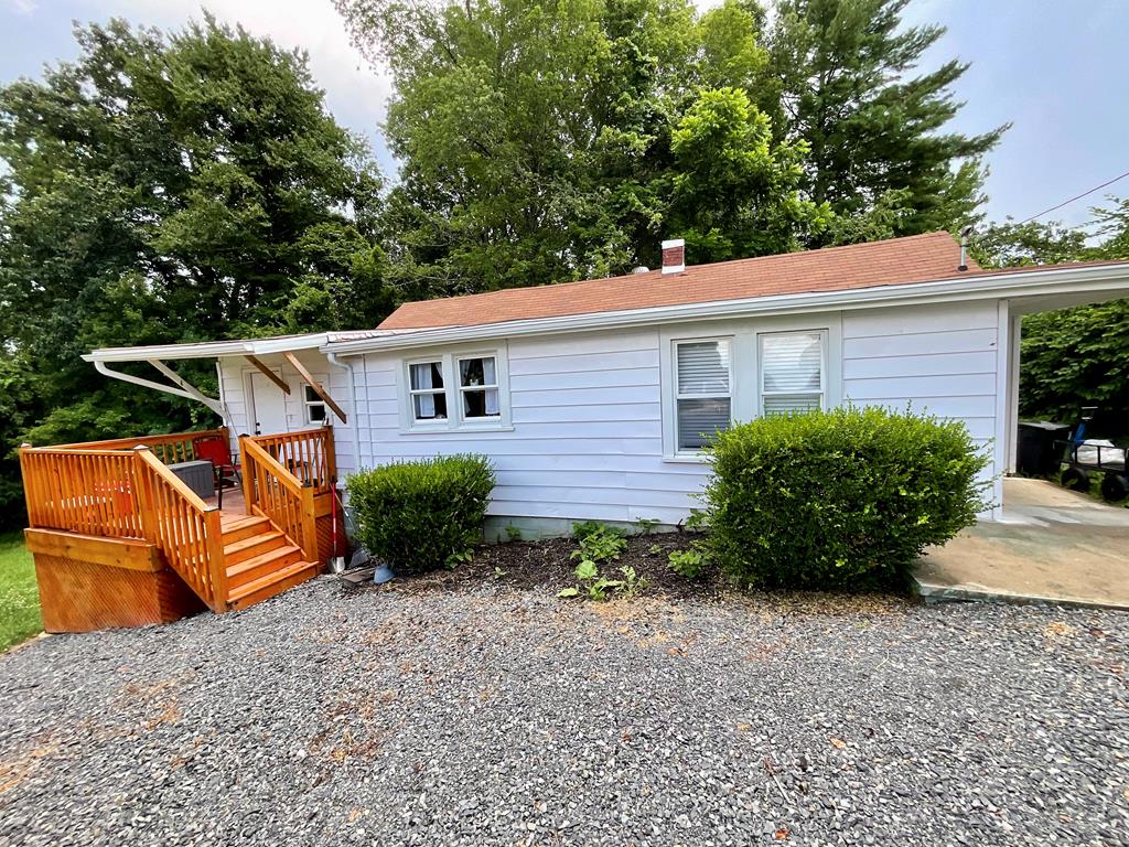 61 Cricket Ln — photo