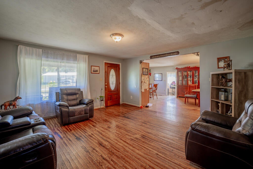 1069 Pendergrass Rd, Bristol, VA 24201 — photo 3