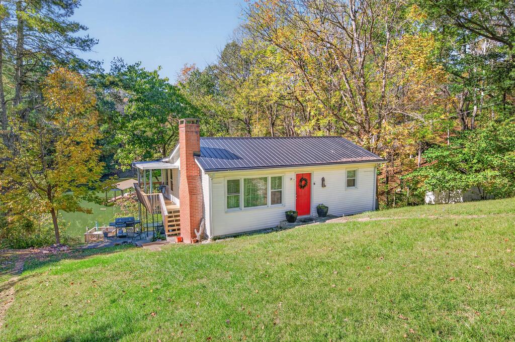 6595 Owens Road — photo