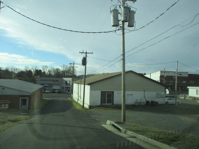 139 E Main, Independence, VA 24348 — photo 2