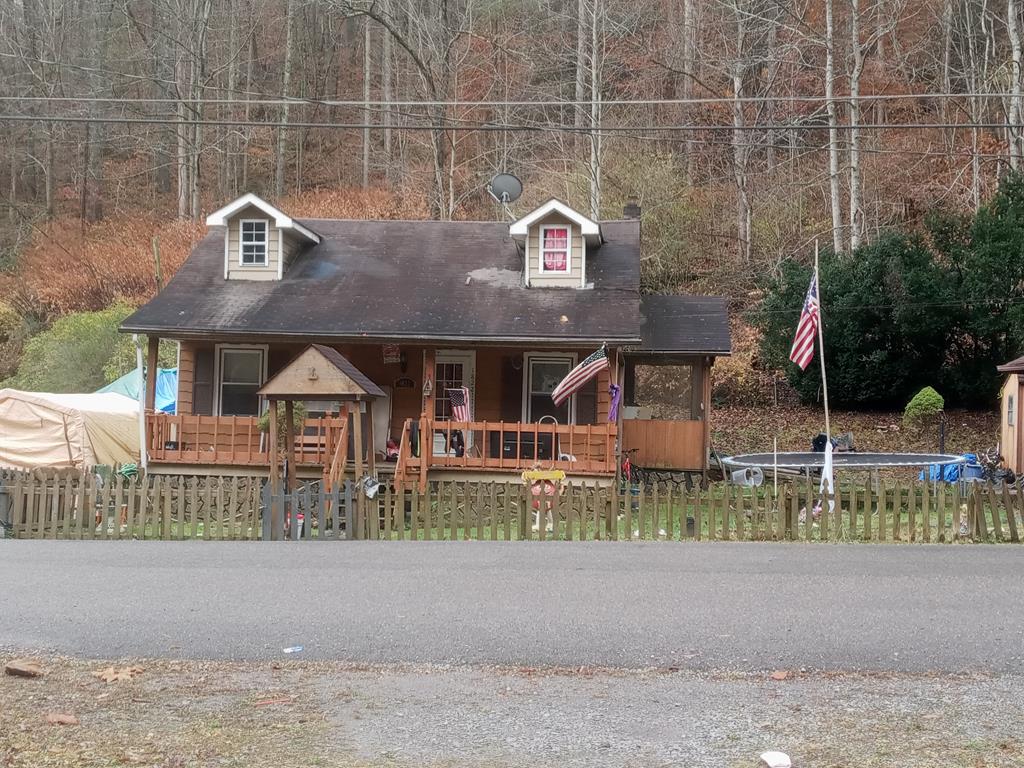 1822 Derby Rd. — photo