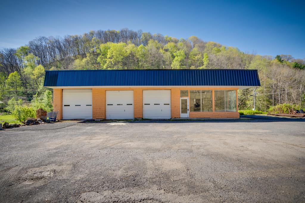 2728 Indian Creek Rd — photo