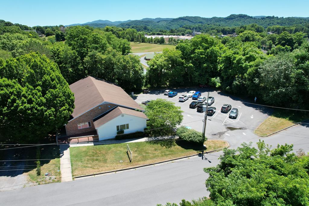 1046 Terrace Drive — photo
