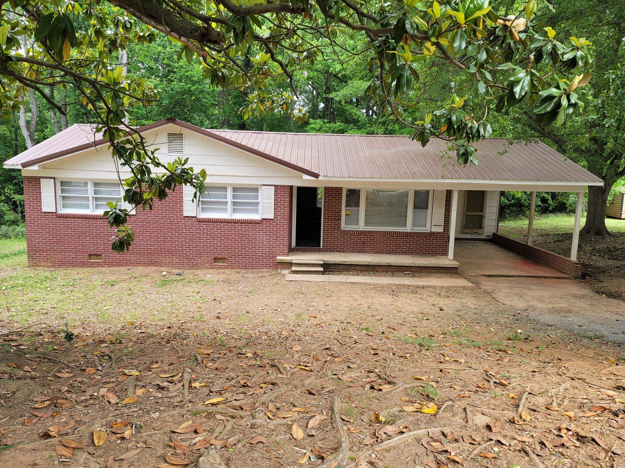 200 Lincoln Drive — photo