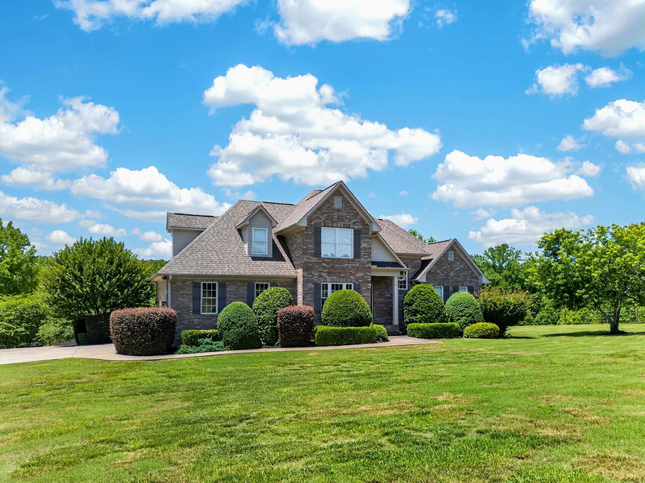 719 Hickory Hollow — photo