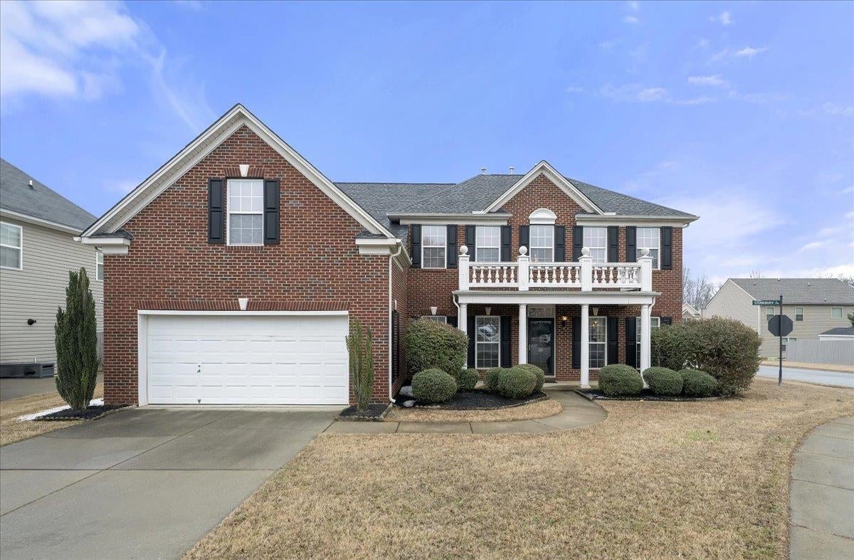 200 Stonebury Drive — photo