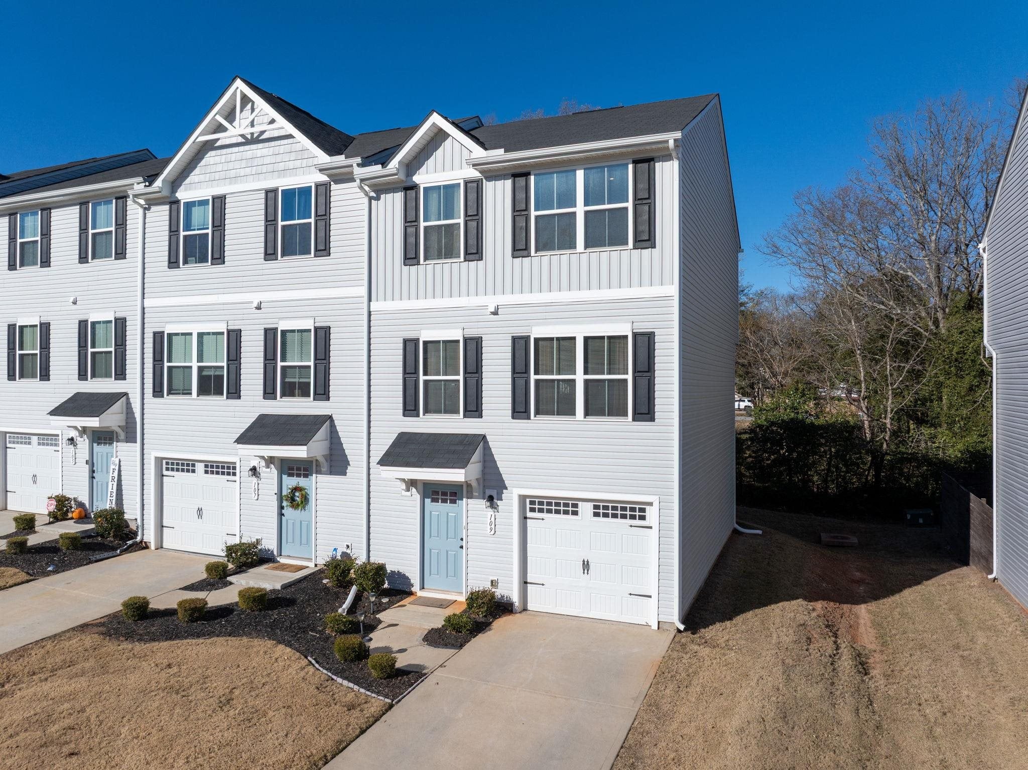 109 Brooklane Court — photo