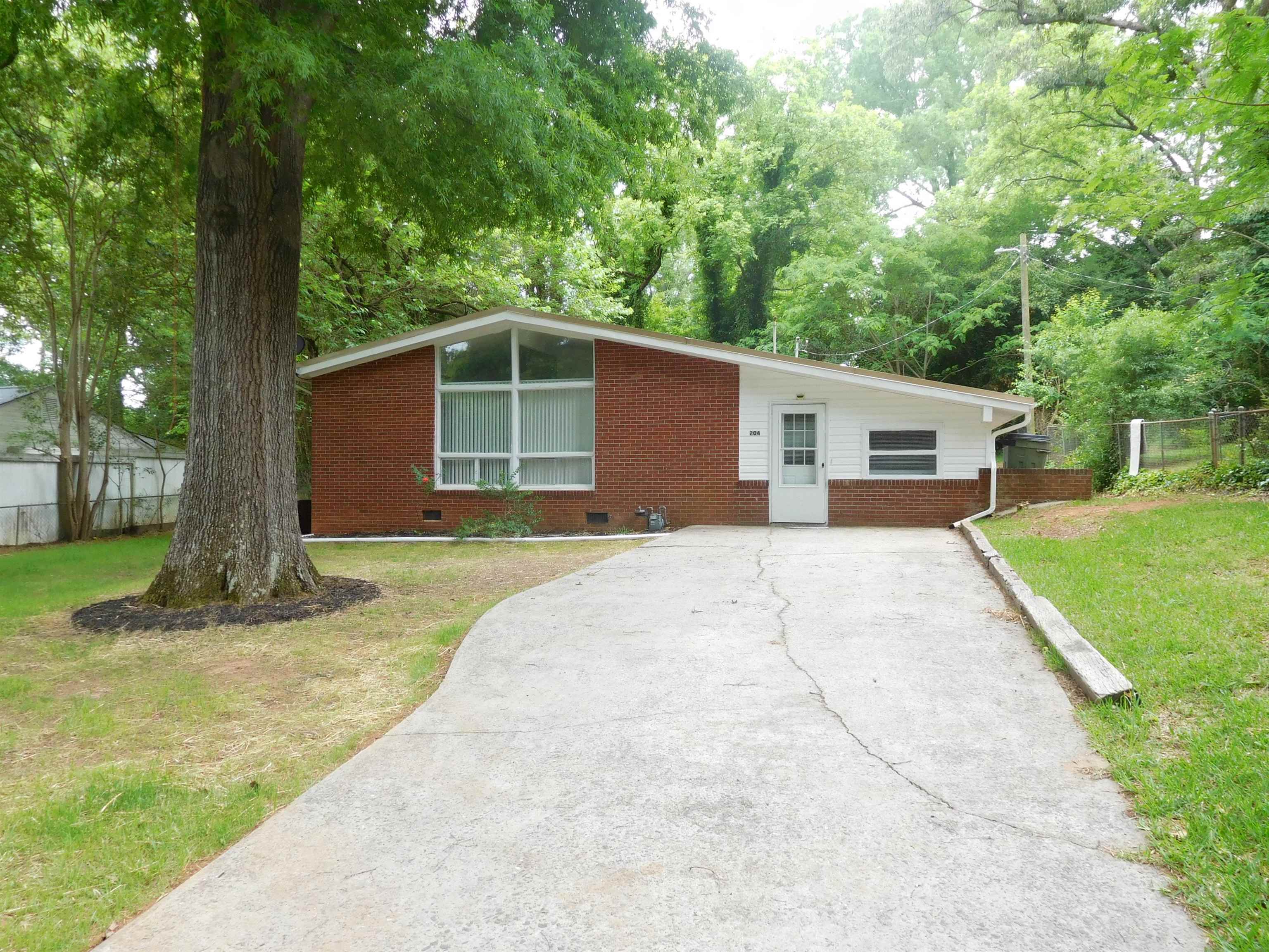 204 Lakeview Drive Drive — photo