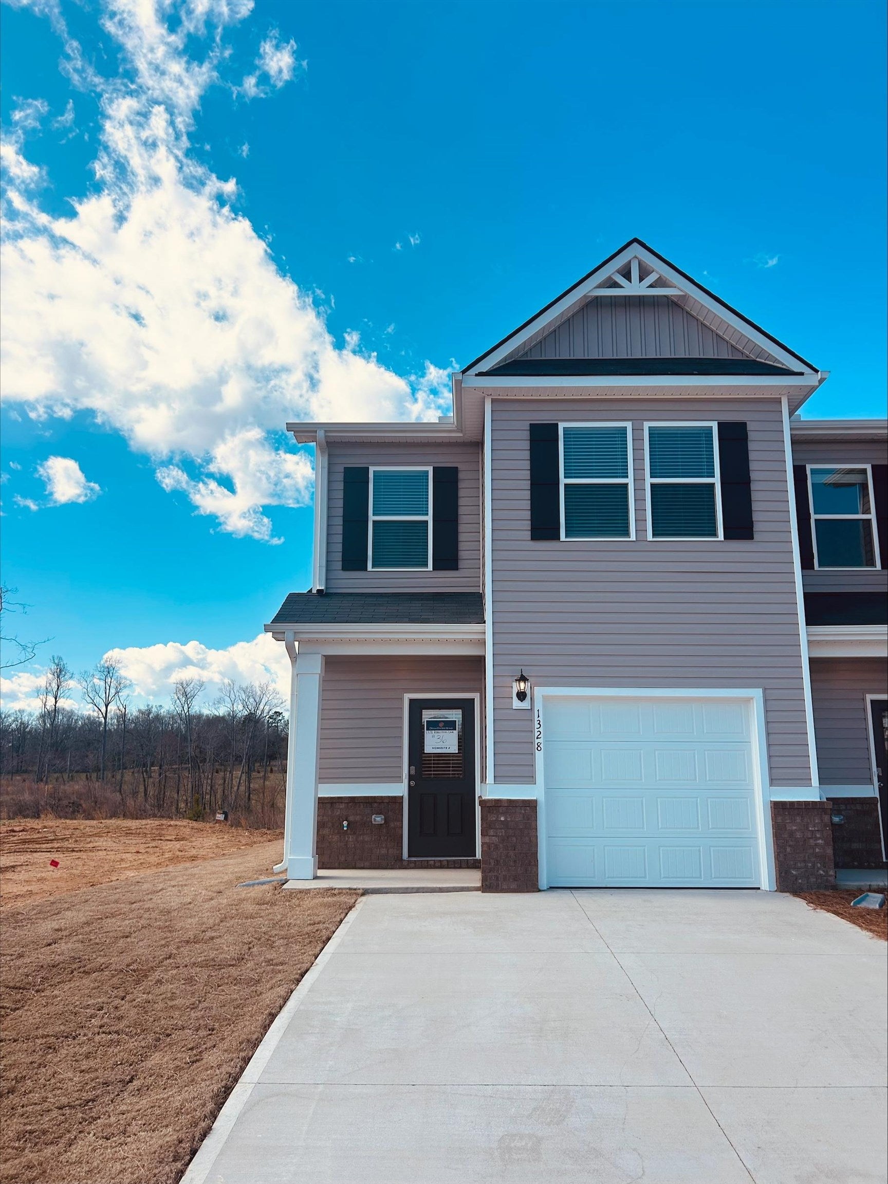 1328 Roadstead Lane — photo