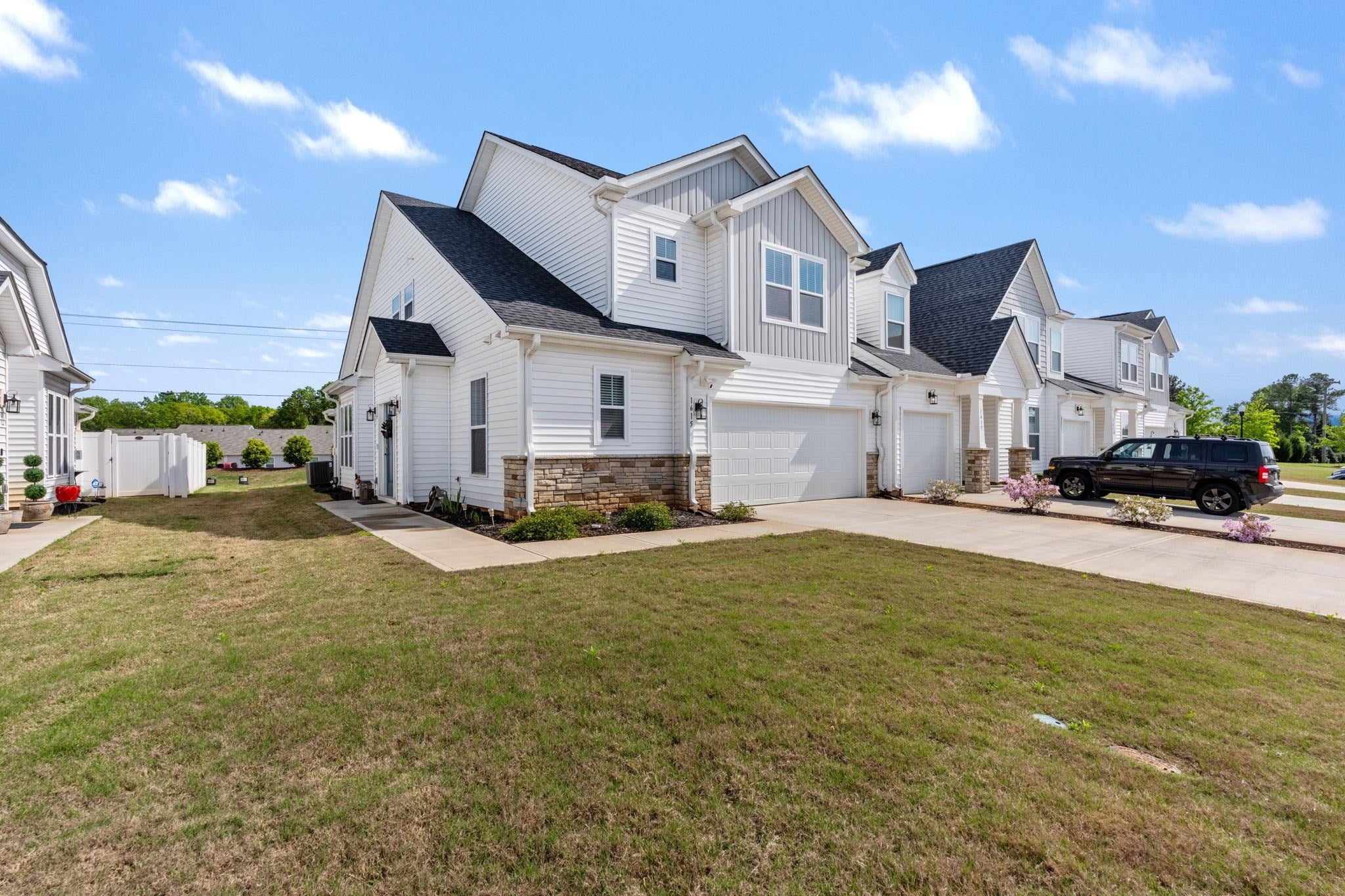 1615 Chelmsford Court — photo