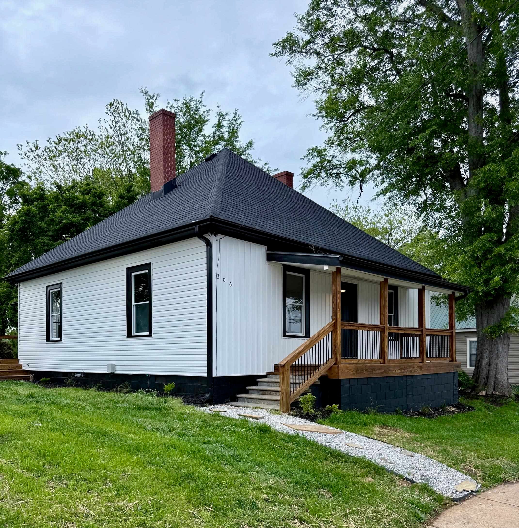 306 Manning St — photo