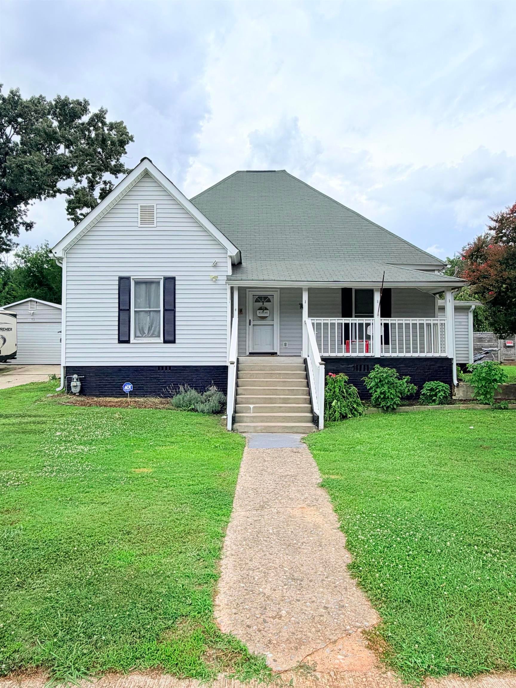 4 Front Street — photo