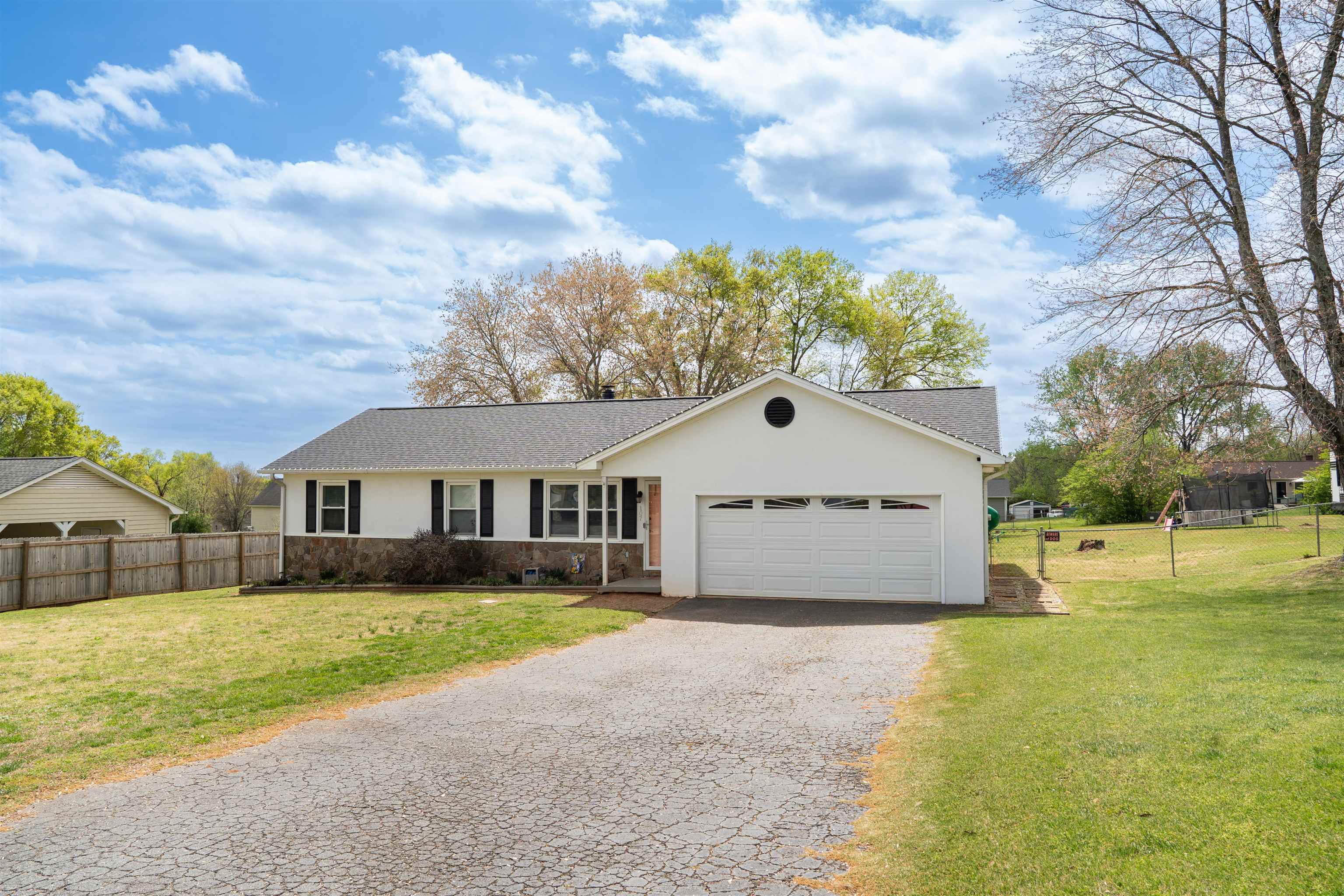107 Cauthen Court — photo