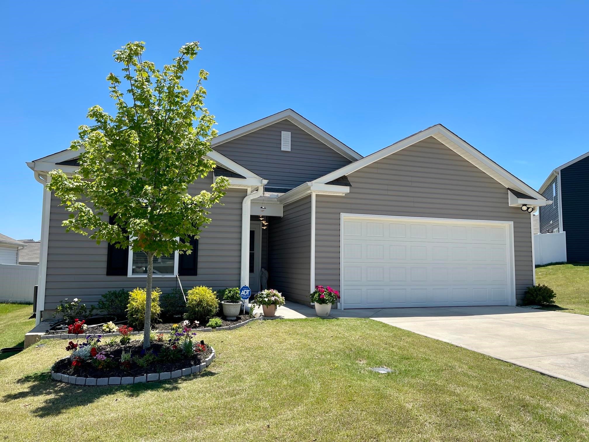 784 Wolverine Lane — photo