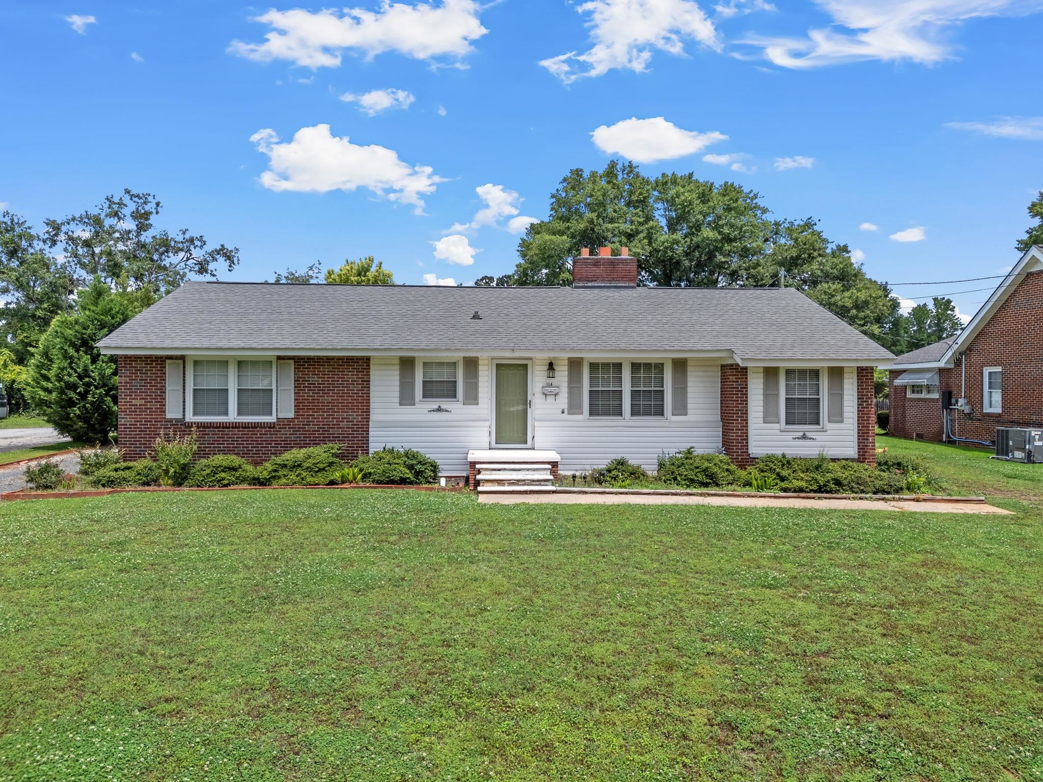 114 Hillcrest Drive — photo