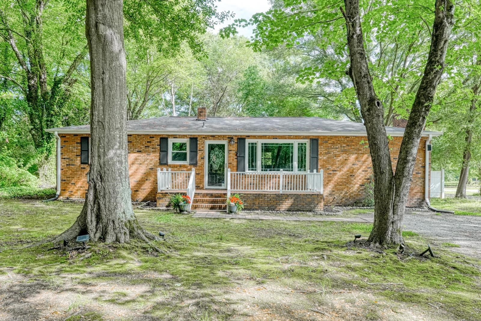 110 Chapman Circle — photo