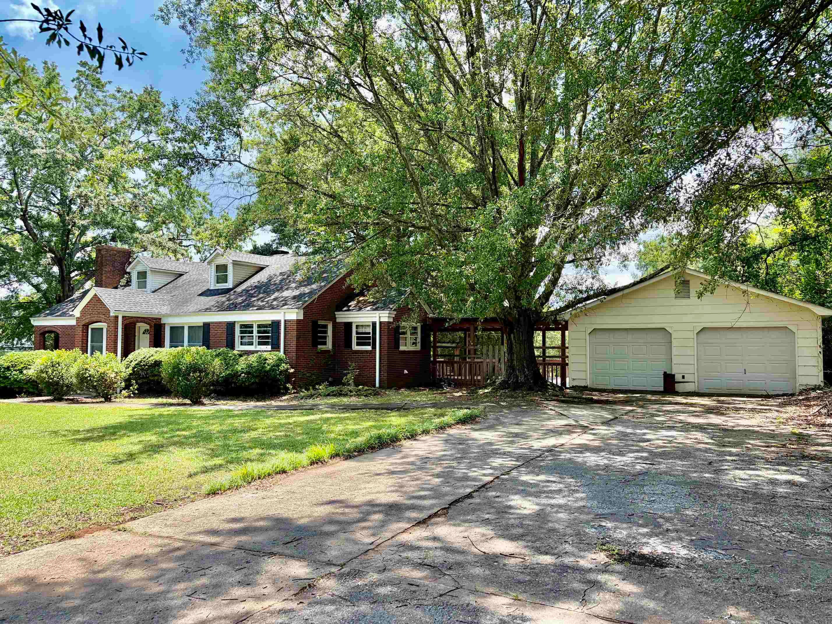 4421 New Cut Road — photo