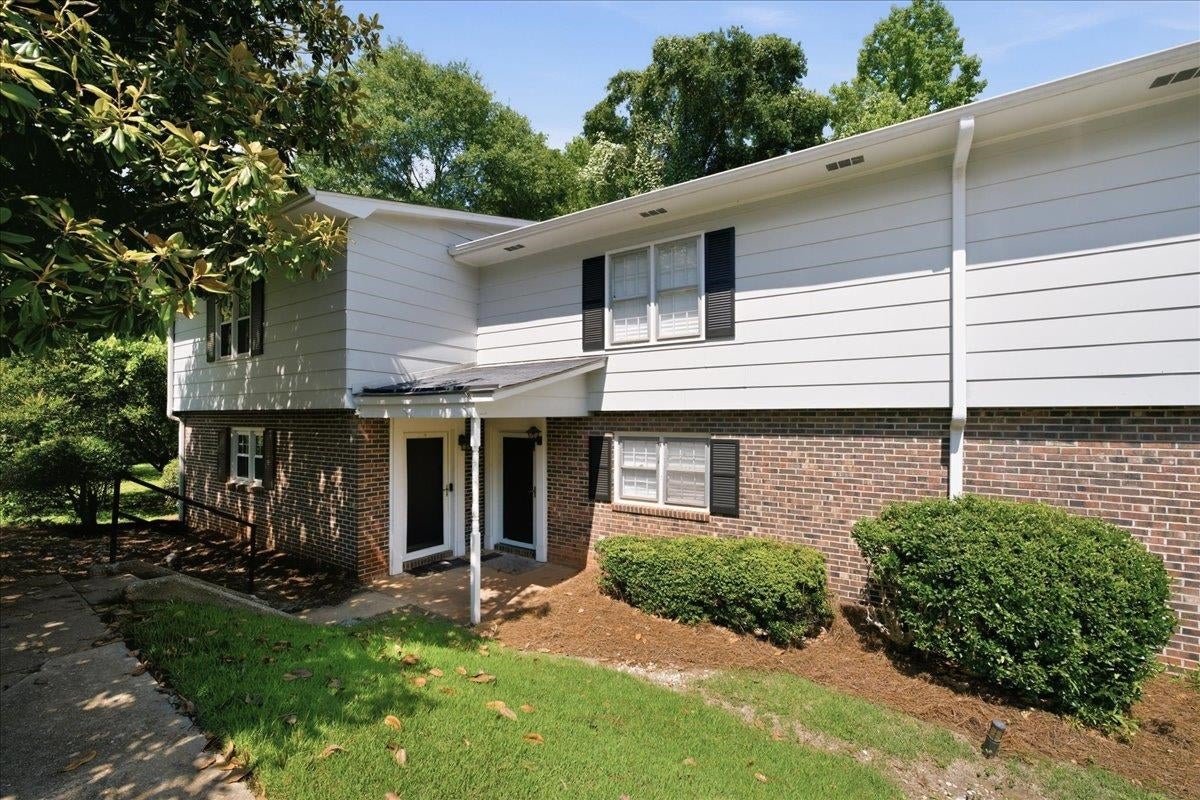 25 Summercreek Drive — photo