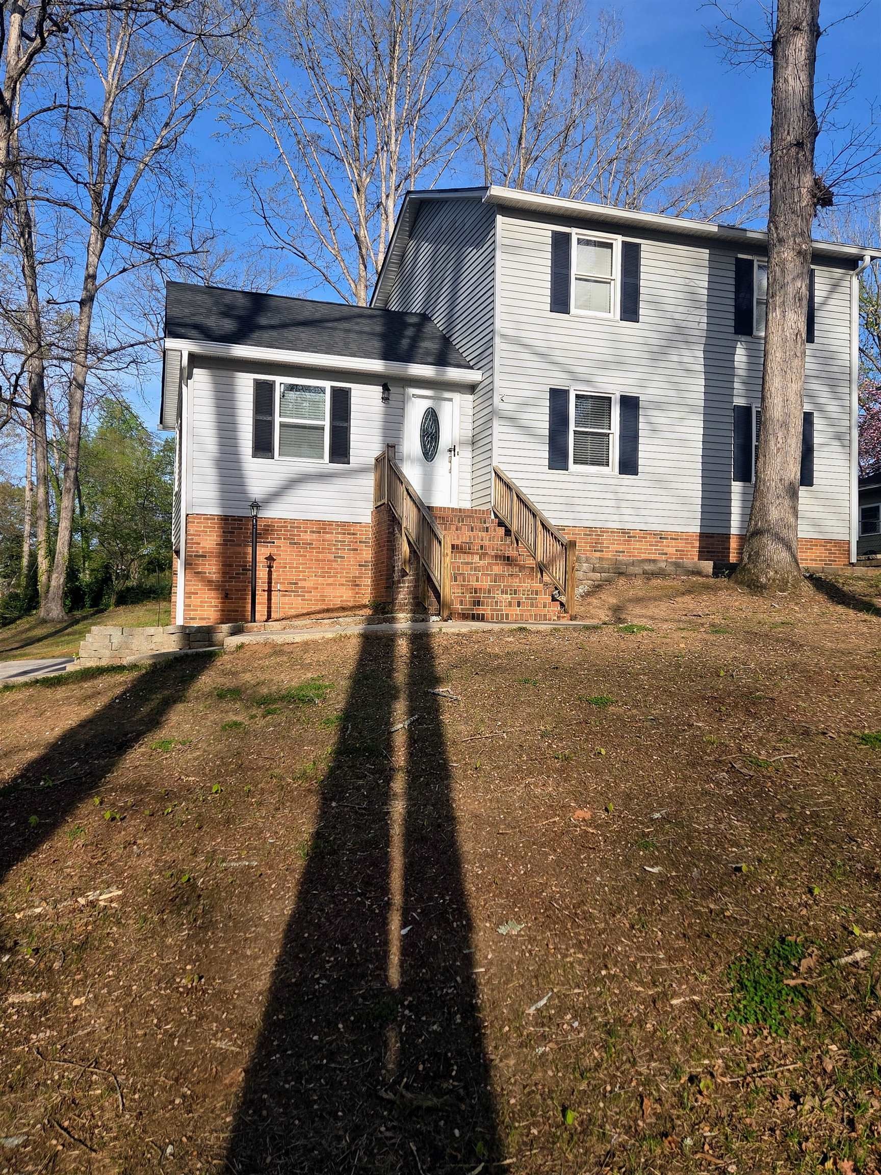 120 Chaucer Dr — photo