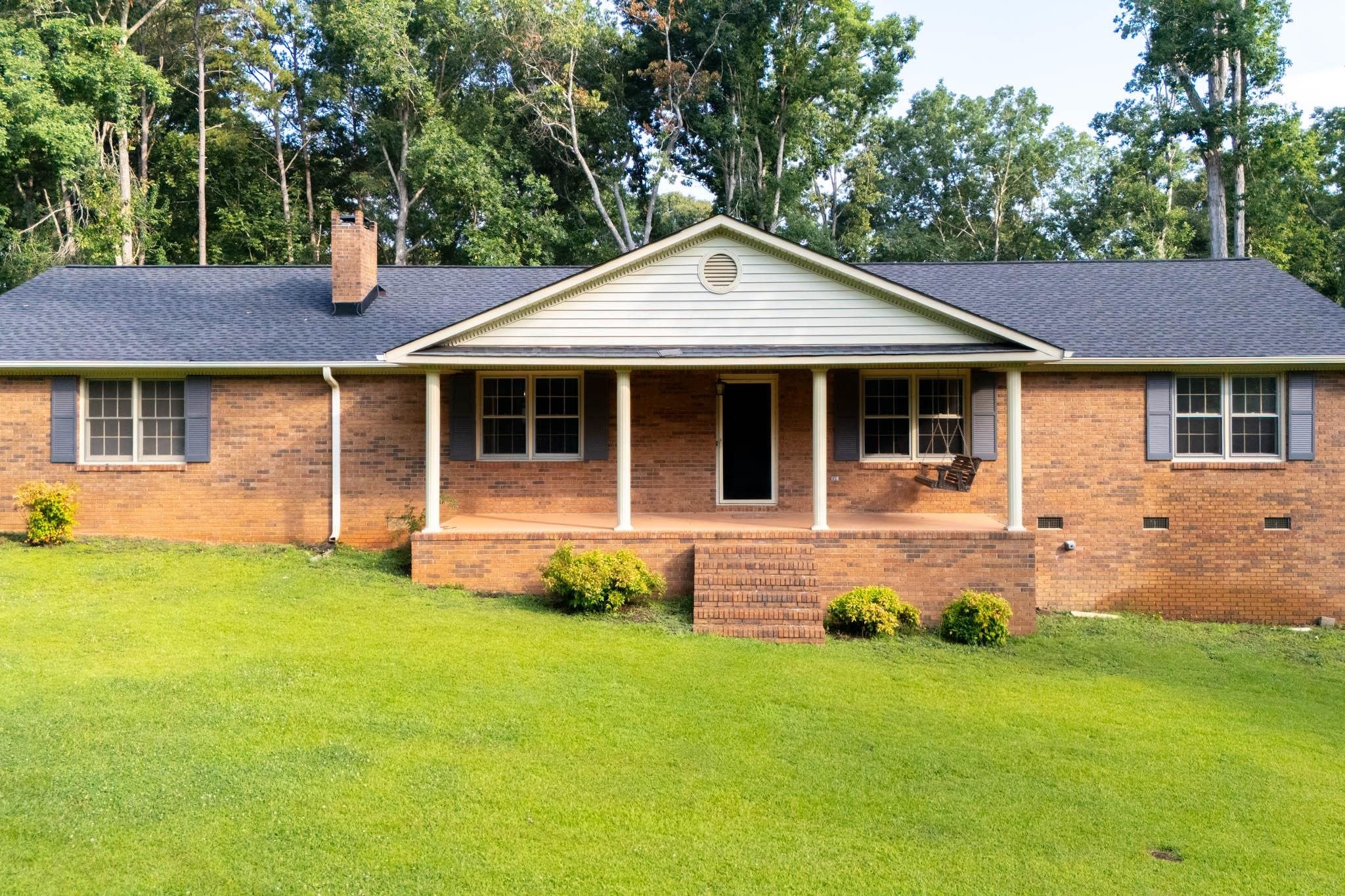 224 Hogg Rd — photo