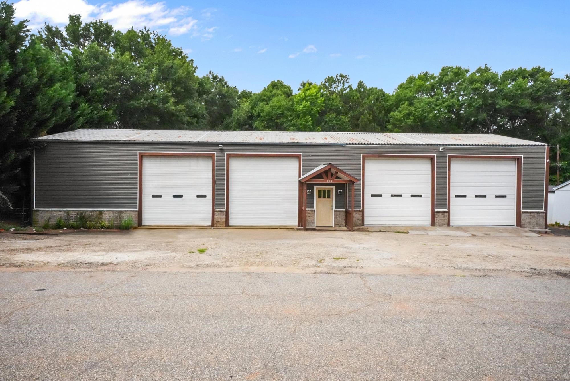 129 Sherland Drive — photo