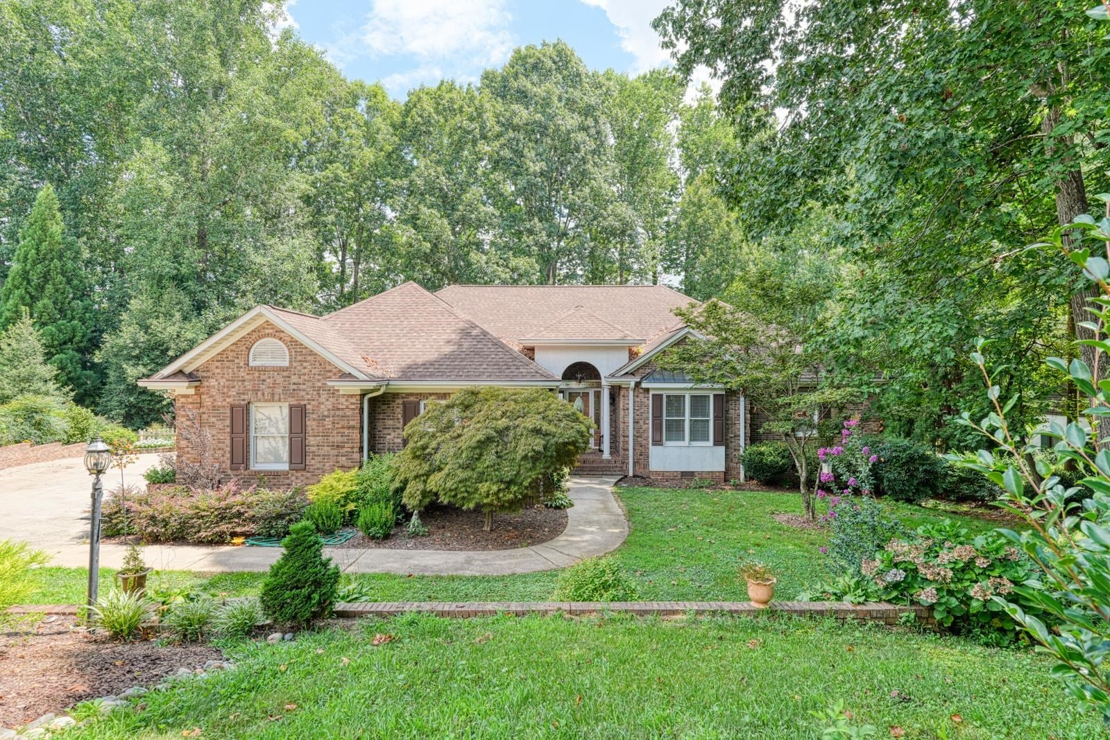 335 Hillcove Point — photo