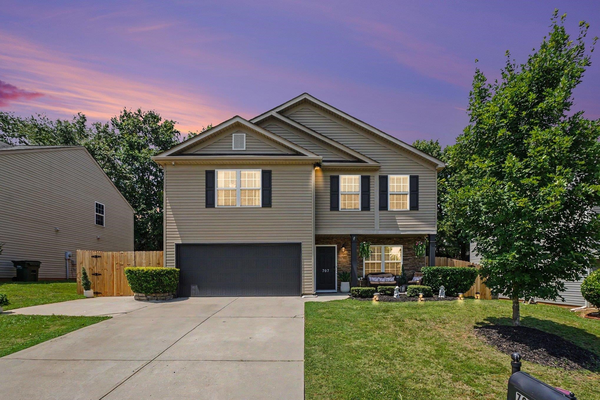 707 Markham Circle — photo