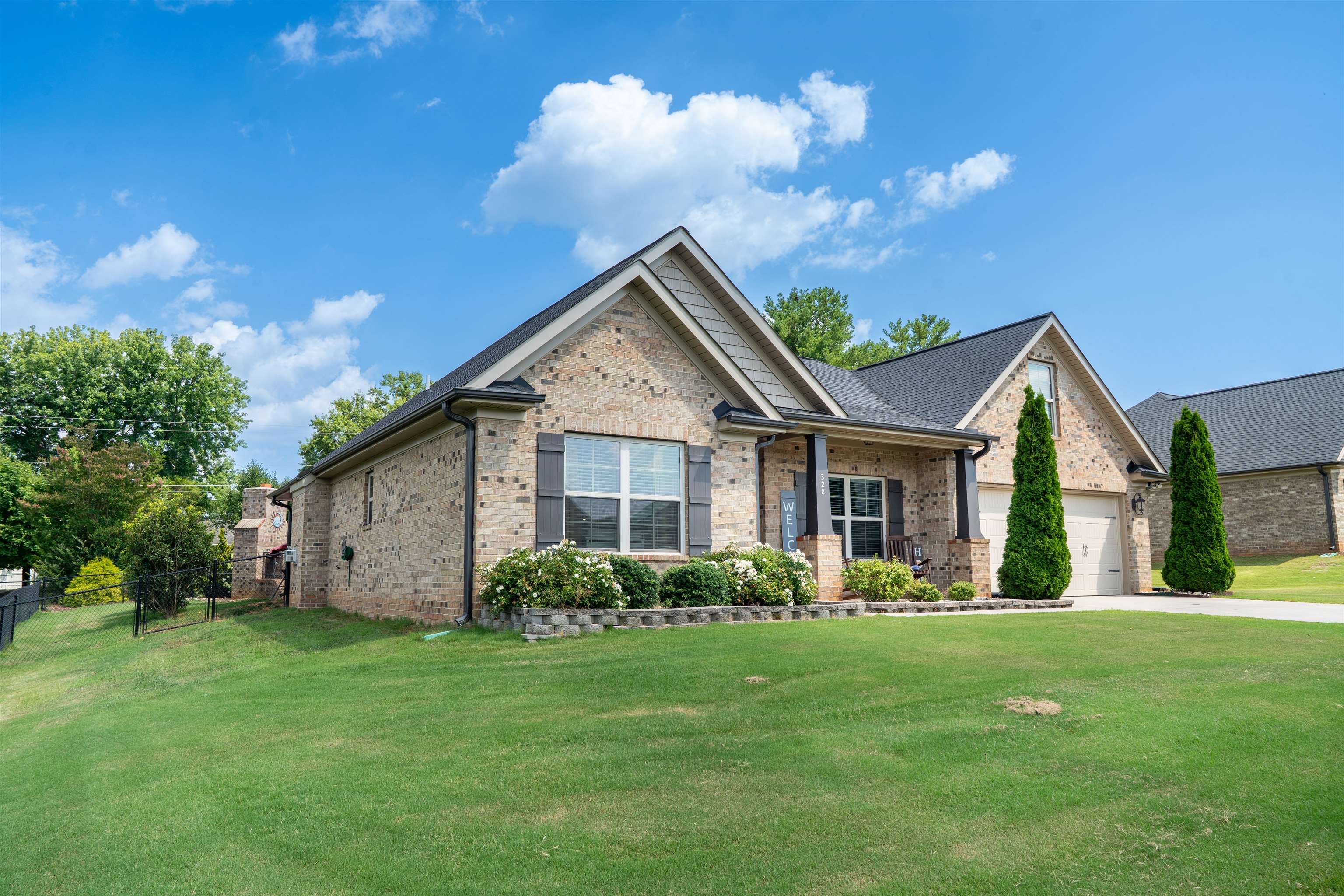 328 E Story Bush Lane — photo