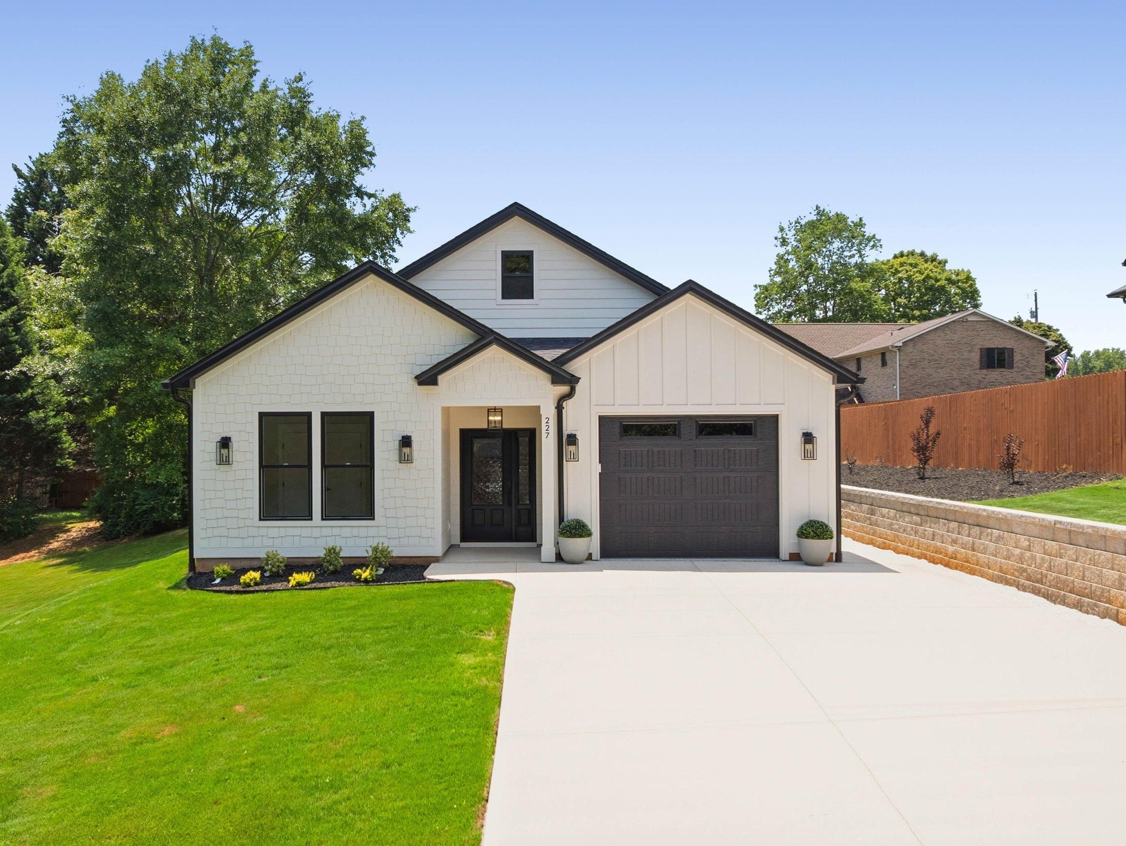 227 Holmes Drive — photo