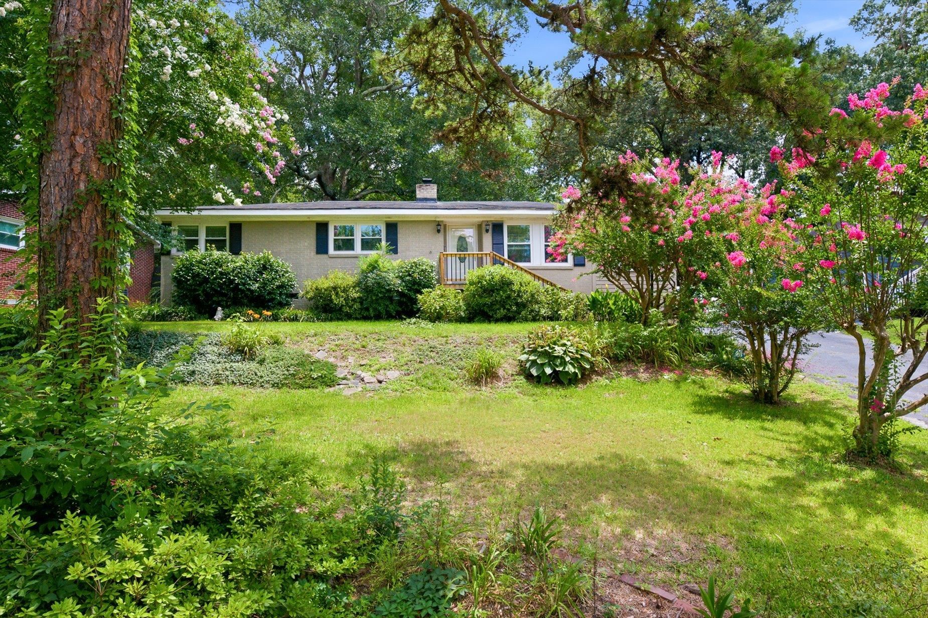 768 Kenmore Dr — photo