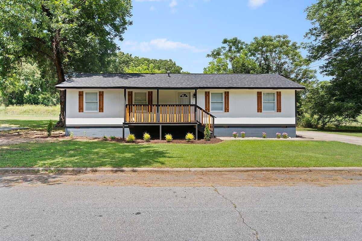 709 Quarry Street — photo