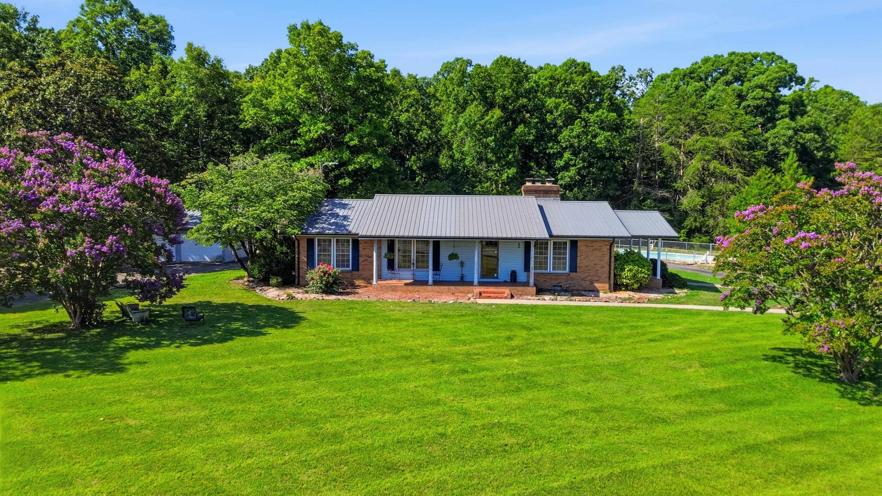 828 Ferry Road — photo