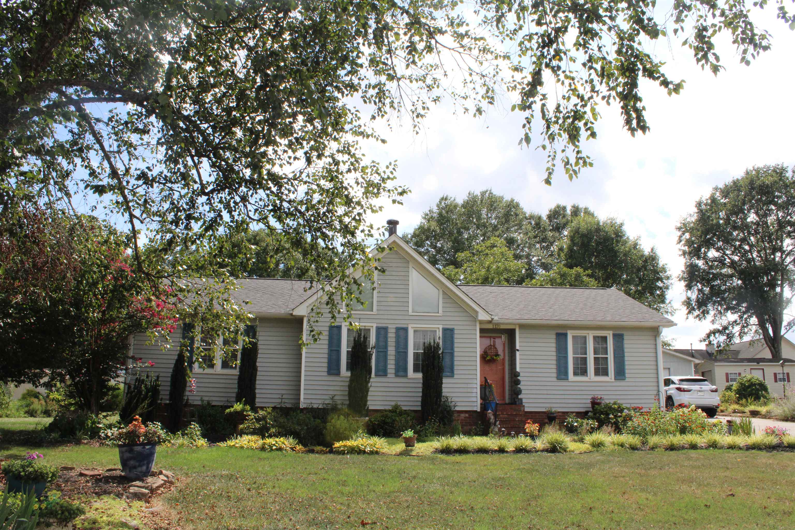 1170 Hanging Rock Road — photo