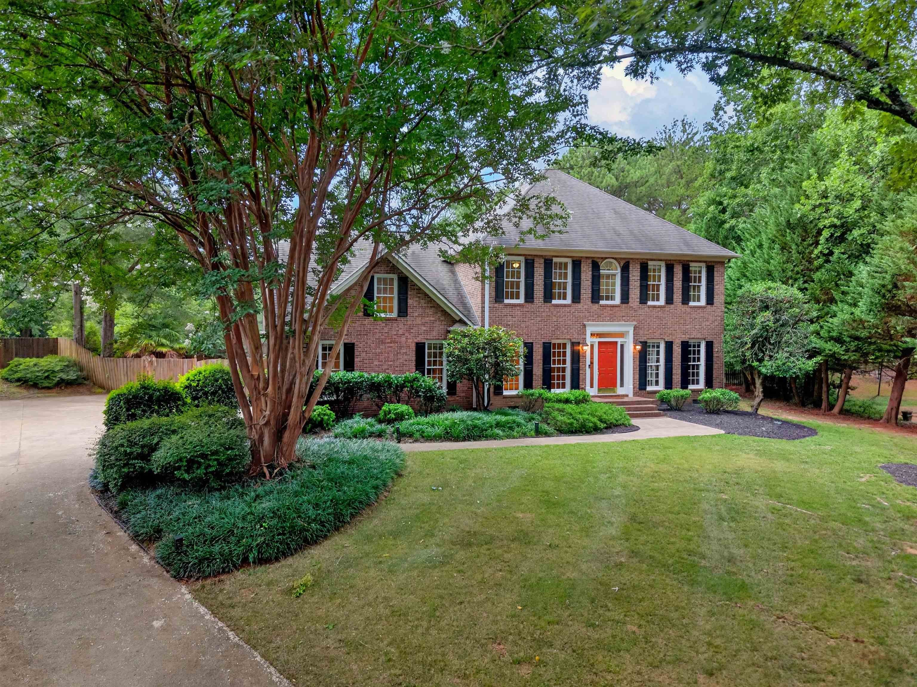431 Willowbrook Drive — photo